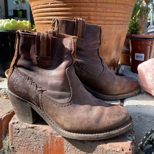 Frye Zip up ankle boots